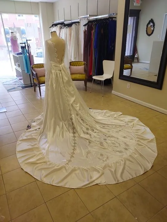 Something Old, Something New: Breathing New Life into Mom’s Wedding Dress - Image 04 (June 8, 2026)