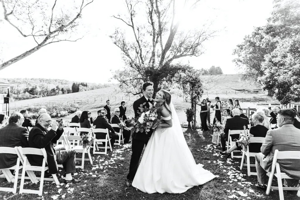10 Dreamy Songs That Will Have You Floating Down the Aisle - Image 03 (June 7, 2026)